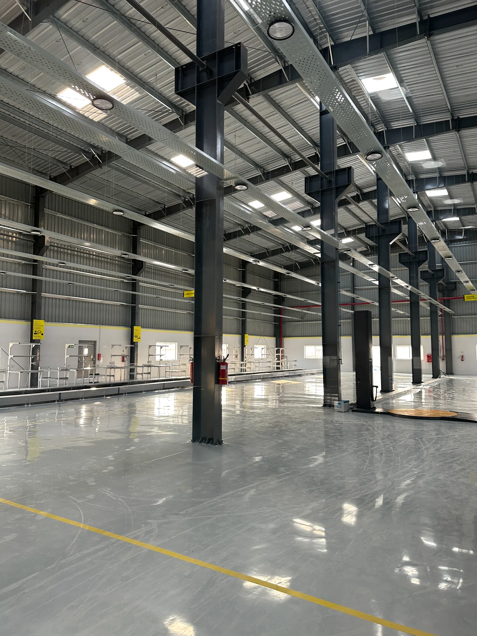 Steel column grid in the PEB factory — Everta